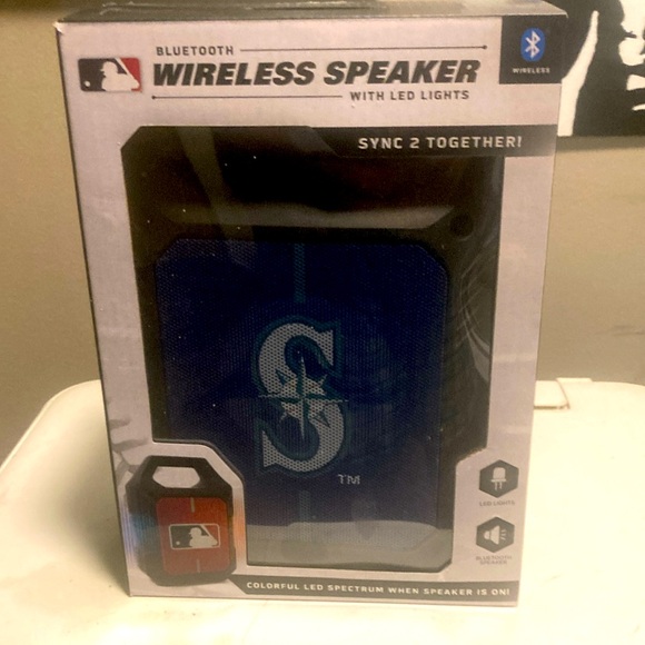 Seattle Mariners Bluetooth Wireless Speaker with Led Lights new in box - Picture 1 of 3
